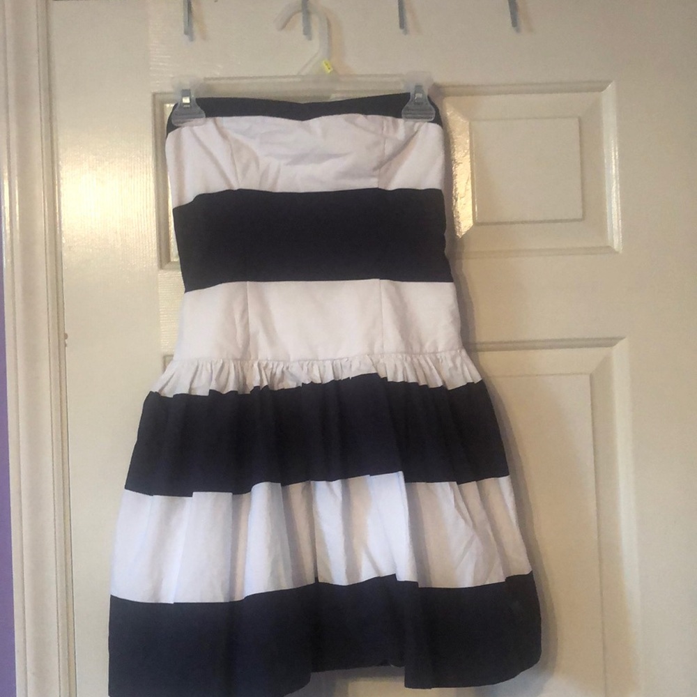 strapless top